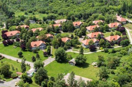 satul-bucuresti-900x363